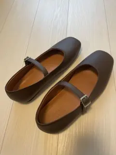 ADAM ET ROPE FEMME、スクエアトゥストラップパンプスのサムネイル