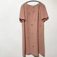 ローズティアラ　ワンピース　ビジュー　装飾　ピンク　ひざ丈　パーティー　ドレス