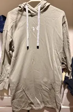 パーカー ひざ丈ワンピース