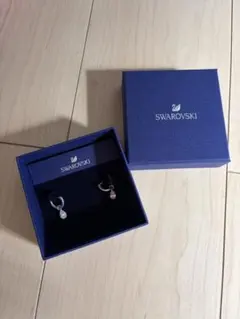 Swarovski シルバードロップピアス ボックス付き