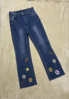 ⭐️試着のみ⭐️フレア デニム パンツ 花柄刺繍 レディース 古着 カジュアル