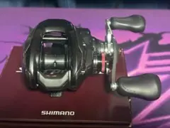 【極美品】シマノ 24 スコーピオンMD 200XG 右ハンドル（実釣未使用）のサムネイル