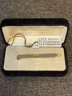 GIVENCHY ネクタイピン ゴールドカラーのサムネイル