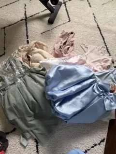 ベビードレスとアウターセットブラウスとワンピースを含む女の子用服セット H&M