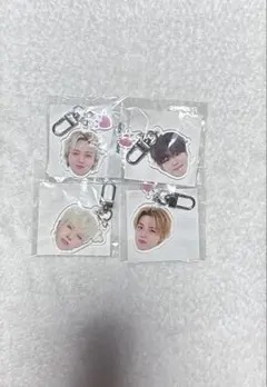 treasure 顔アクキー