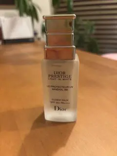 ほぼ未使用 Diorプレステージ Light in White 化粧下地00番