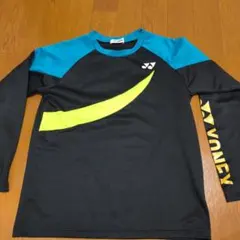 YONEX J140 長袖シャツ 黒/青/黄