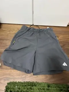 adidas グレー ショートパンツ Lサイズ