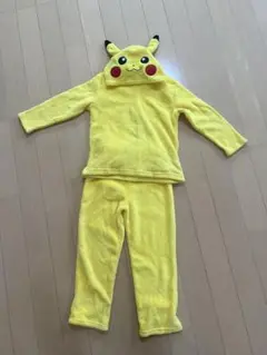 ポケットモンスター　ピカチュウ　上下セット コスプレ　パジャマ　130