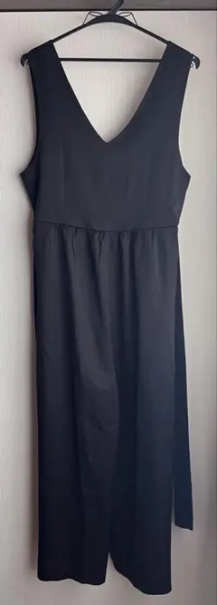 黒 Vネック オールインワン