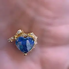 青色オパールハート型ゴールドペンダントトップ