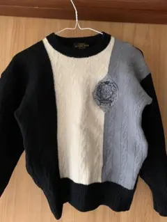 マンシングウェア　長袖切り替えデザイン　ケーブルニット