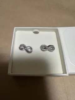 スワロフスキー　ピアス