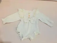 オフホワイトリボンロンパース
