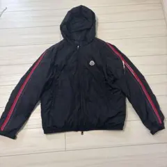 MONCLER ダウンジャケット フード付き