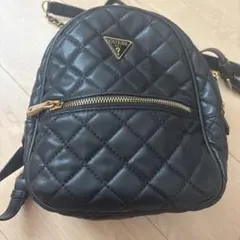 GUESS キルティング ミニリュック ブラックのサムネイル