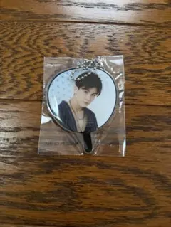 岩田剛典　うちわアクリルキーホルダー