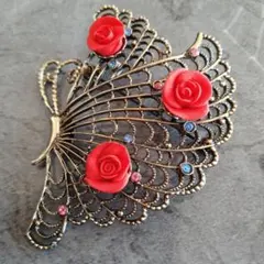 蝶の形ブローチ 赤いバラ