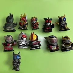 仮面ライダーたち　ミニ人形（11体）