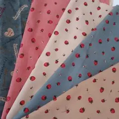 d*7様 マギーエンジェル生地　いちご　カントリー柄　はぎれ　カントリー生地5枚