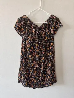 【FOREVER 21 】花柄オフショルダー Sサイズ