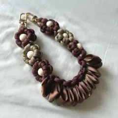 スマホストラップ ハンドストラップ パラコード マクラメ ゴールド フラワー