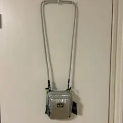 KiU ショルダーバッグ シルバー