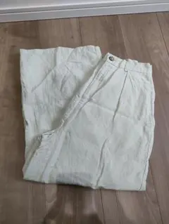 淡いクリーム色 ピスタチオカラー　麻素材　ワイドパンツ