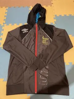 umbro ウインドブレーカー　Sサイズ