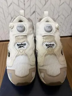 Reebok インスタポンプ フューリー ホワイト/ベージュ