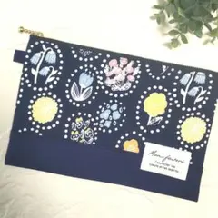 4832✿20cmフラットポーチ✿カードポケット付き✿北欧フラワーネイビー