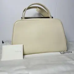 極美品✨ヴァレクストラ セリエエッセ ミディアム アイボリー 2way バッグのサムネイル