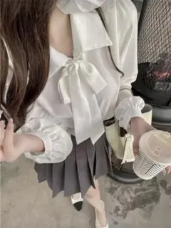 リボン付きホワイト長袖シャツ ブラウス