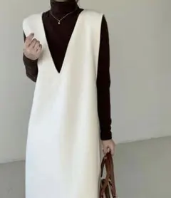 Vネック スリーブレス ロングドレス　ホワイト