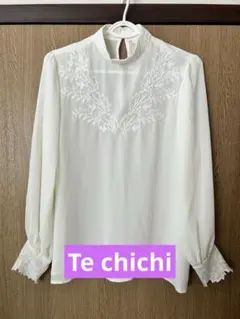 ホワイト 長袖 ブラウス 刺繍 トップス Te chichiのサムネイル