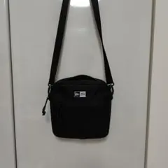 New Era ブラック ショルダーバッグ