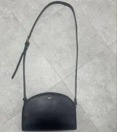 APC　ハーフ　ムーン　ショルダーバッグのサムネイル