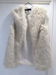 ZARA アイボリー ファーコート　ベスト