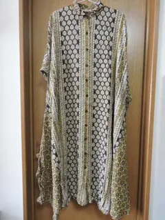 マライカ　花柄　シャツワンピース