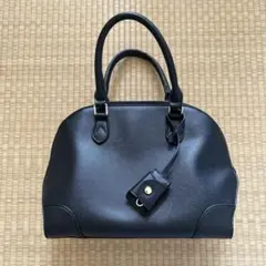 黒のハンドバッグ 取り外し可能なストラップ付き