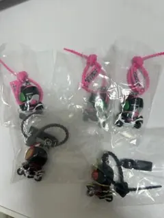 仮面ライダーカラフルマルチチャーム クウガ ファイズ ディケイド