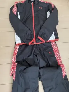 PUMA ナイロンウインドブレーカー黒/赤/白