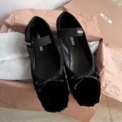 miu miu ベロア バレエシューズ ブラックのサムネイル