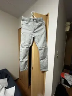 グレー スリムフィット パンツ