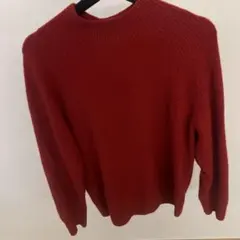 UNIQLO赤ニットセーター