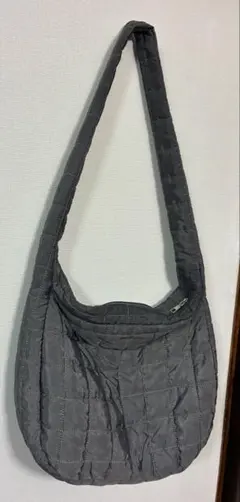 SHEIN ショルダーバッグ 大きめ ナイロン キルティング　グレー