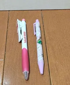 ボールペン2本　　ヤクルト　フェイラー　マナマナ　Yakult　FEILERのサムネイル