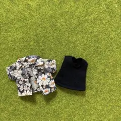 オビツ11サイズの服　アウトフィット　半袖Yシャツとタンクトップ