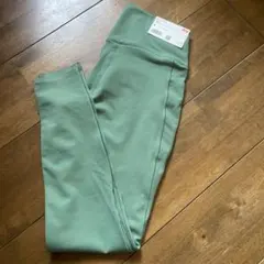 グリーン フィットパンツ 未使用タグ付き