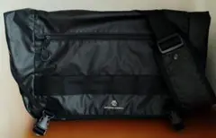 MICHAEL LINNELL MESSENGER BAG